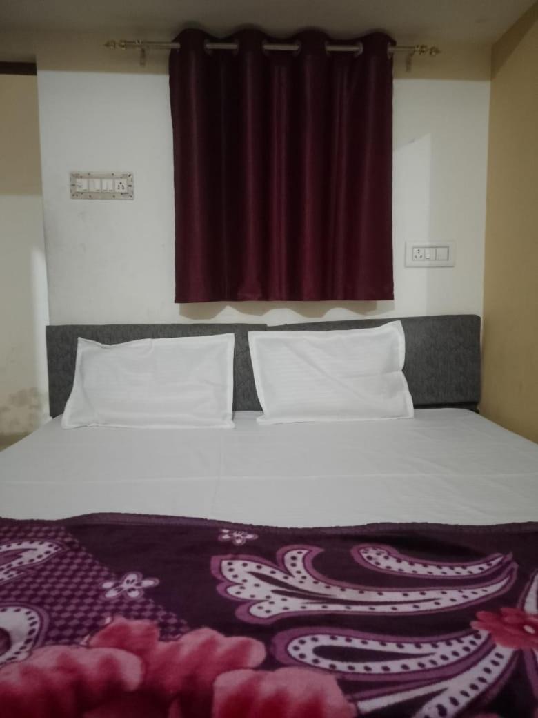 Khatu Shyam Guest House Ayodhya Kültér fotó